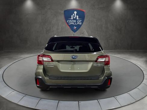 Used 2018 Subaru Outback 2.5i Touring AWD/4WD image 4