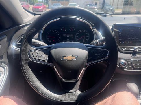 Used 2021 Chevrolet Malibu LT FWD image 17