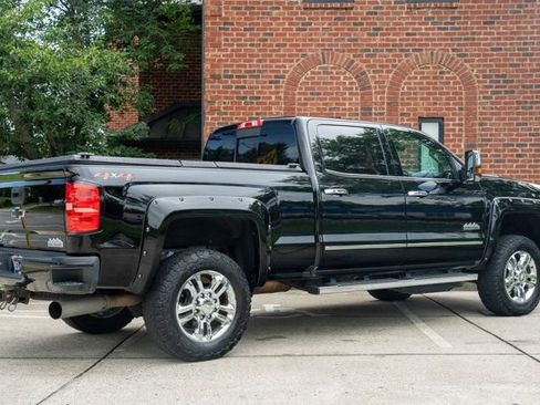 Used 2018 Chevrolet Silverado 2500 High Country w/ Duramax Plus Package AWD/4WD image 5