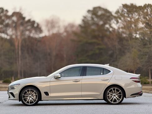 Used 2025 Genesis G70 2.5T image 8