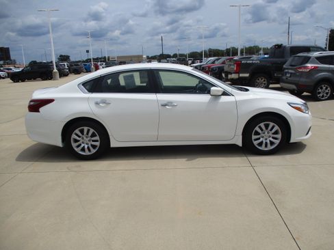 Used 2018 Nissan Altima 2.5 S w/ S Convenience Package FWD image 6
