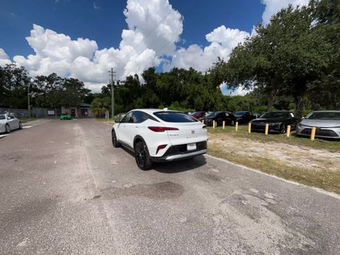 Used 2025 Buick Envista Sport Touring image 16