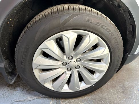 Used 2023 Land Rover Discovery Sport SE image 23