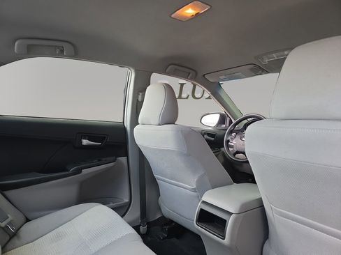 Used 2012 Toyota Camry LE image 16