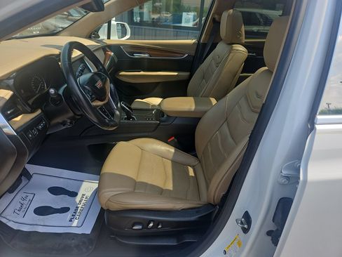 Used 2018 Cadillac XT5 Platinum w/ Driver Assist Package AWD/4WD image 13