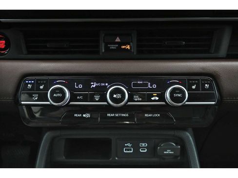 Used 2025 Honda Pilot Elite image 26