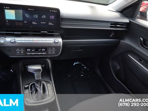 Used 2025 Hyundai Kona SEL image 33