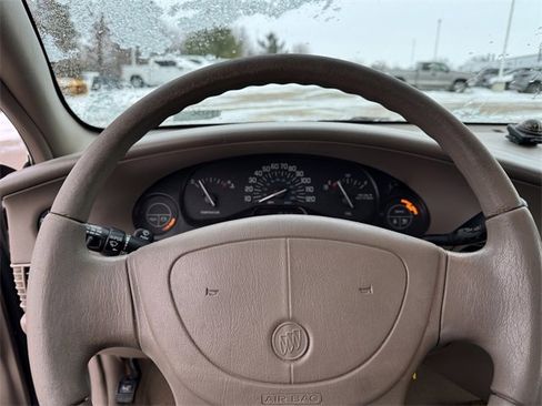 Used 2005 Buick Century Custom image 15