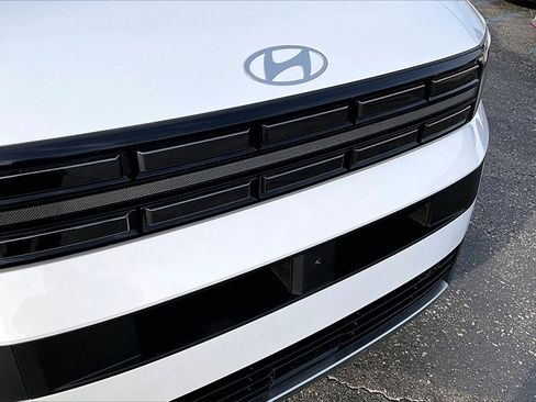 Used 2025 Hyundai Santa Fe Limited image 29