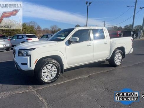 Used 2022 Nissan Frontier SV image 4