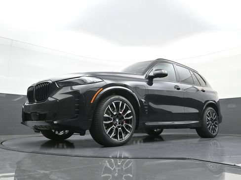 New 2026 BMW X5 xDrive50e w/ M Sport Package AWD/4WD image 23