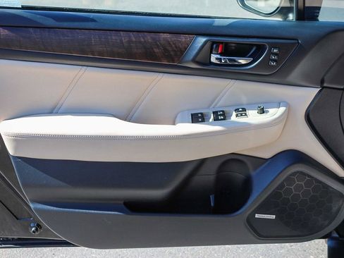 Used 2019 Subaru Outback 2.5i Limited w/ Popular Package #2 image 21