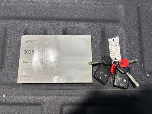 Used 2018 Chevrolet Silverado 1500 LT w/ Texas Edition image 27