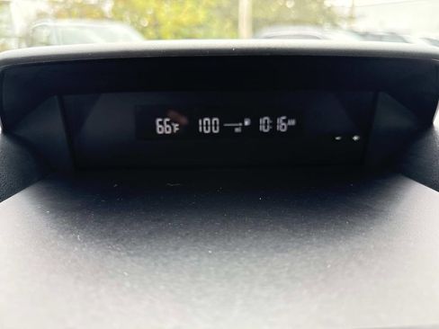 Used 2023 Subaru Forester Premium image 29