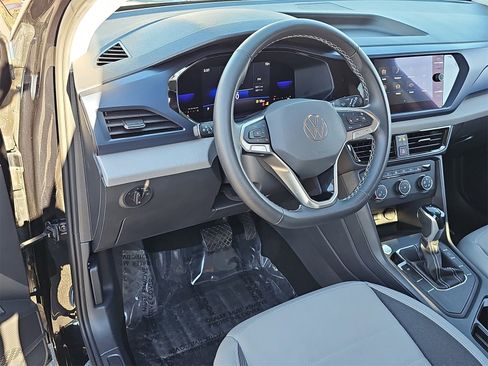 Used 2022 Volkswagen Taos SE image 15