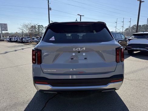 New 2025 Kia Sorento S w/ Panoramic Sunroof Package image 3