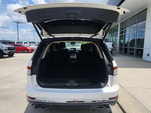 Used 2020 Lincoln Aviator Reserve w/ Equipment Group 201A AWD/4WD image 23