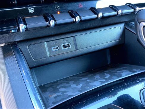 Used 2024 GMC Canyon Elevation w/ Elevation Premium Package image 32