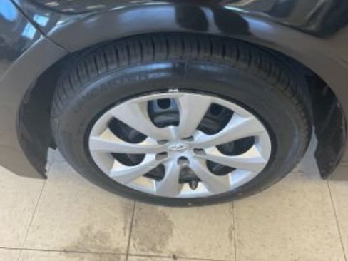 Used 2022 Toyota Corolla LE FWD image 26