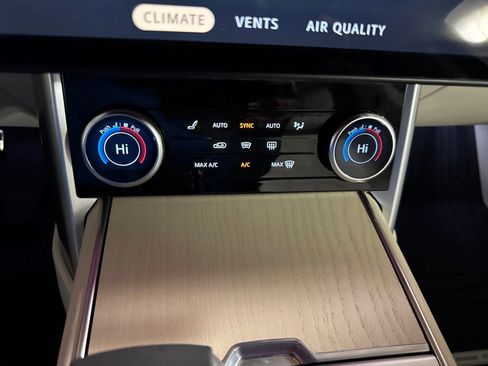 Used 2023 Land Rover Range Rover Autobiography image 19