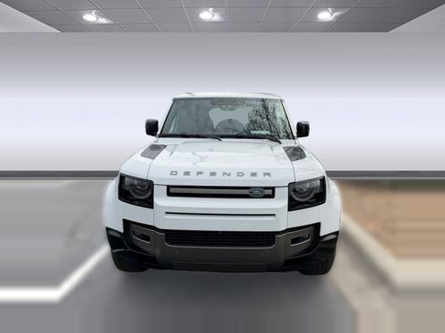 Used 2024 Land Rover Defender 110 X-Dynamic SE image 4