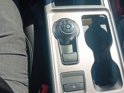 Used 2024 Ford Edge SEL w/ Convenience Package image 15