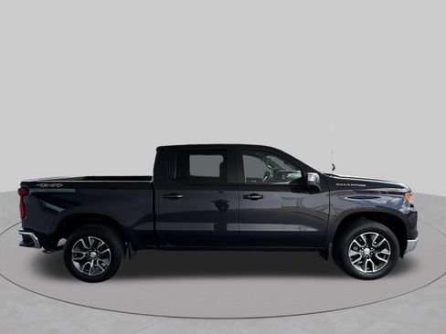 Used 2023 Chevrolet Silverado 1500 LT AWD/4WD image 7