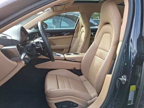 Used 2022 Porsche Panamera 4 image 9