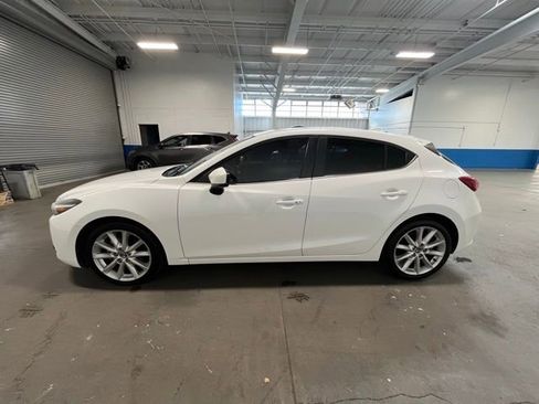 Used 2017 MAZDA MAZDA3 Grand Touring w/ Premium Equipment Package FWD image 6