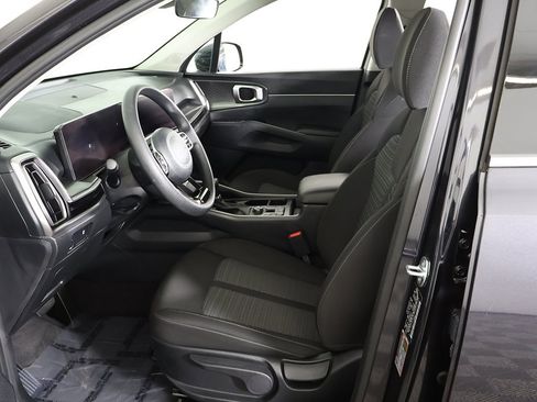 Used 2025 Kia Sorento LX image 26