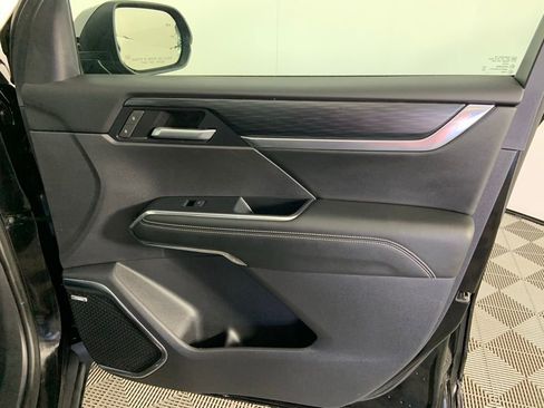 Used 2025 GMC Acadia Elevation image 22