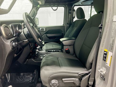 Used 2021 Jeep Gladiator Sport w/ Trailer Tow Package image 10