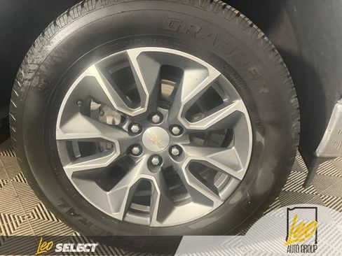 Used 2024 Chevrolet Silverado 1500 LT AWD/4WD image 22