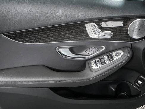 Used 2020 Mercedes-Benz C 300 Sedan image 6