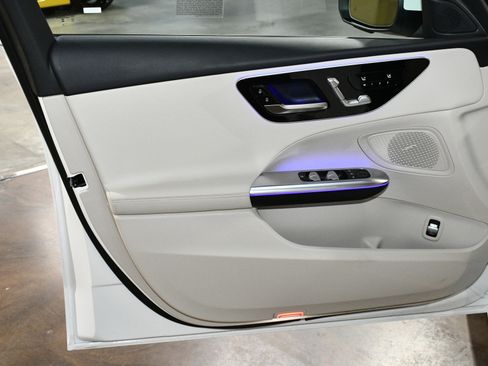 Used 2023 Mercedes-Benz C 300 Sedan image 41