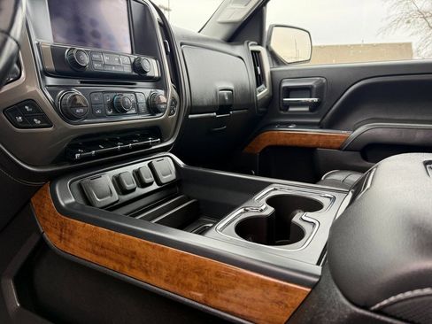 Used 2018 Chevrolet Silverado 1500 High Country image 18