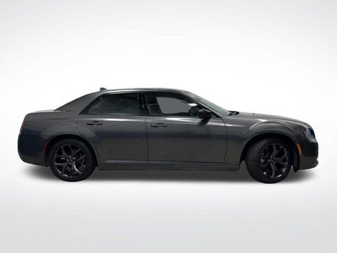 Used 2023 Chrysler 300 Touring w/ Sport Appearance Package image 2