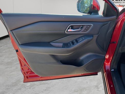 Used 2021 Nissan Rogue SL image 25