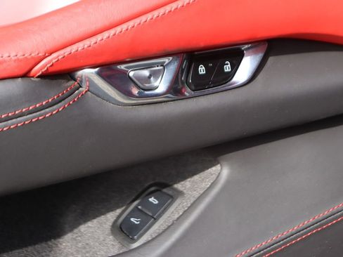 Used 2022 Chevrolet Corvette Stingray Premium Cpe w/ Z51 Performance Package RWD image 19