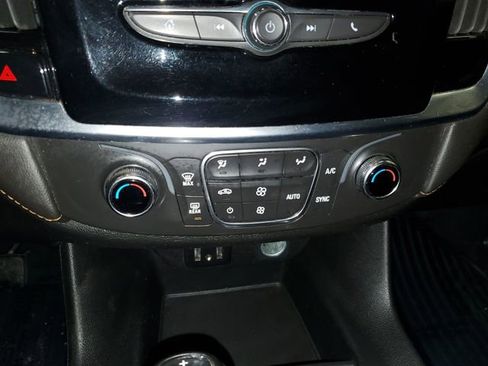 Used 2020 Chevrolet Traverse LS image 19