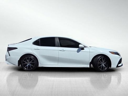 Used 2024 Toyota Camry SE FWD image 4
