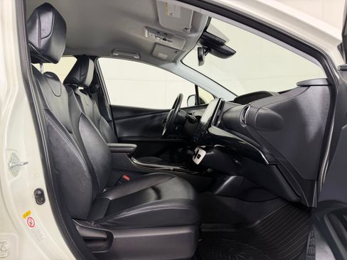 Used 2019 Toyota Prius Prime Advanced image 28