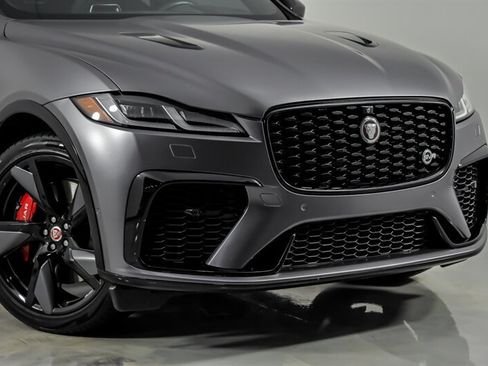 Used 2023 Jaguar F-PACE SVR AWD/4WD image 3