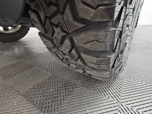 Used 2024 Chevrolet Silverado 2500 Custom w/ Custom Value Package image 40