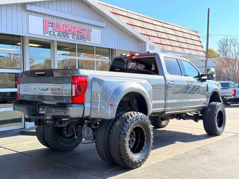 Used 2022 Ford F350 Platinum AWD/4WD image 3