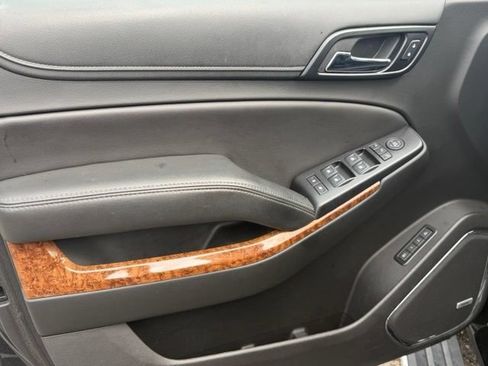 Used 2018 Chevrolet Suburban Premier RWD image 11
