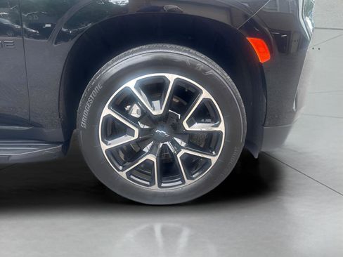 Used 2023 Chevrolet Tahoe RST AWD/4WD image 2