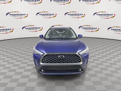 Used 2022 Toyota Corolla Cross XLE w/ Convenience Package AWD/4WD image 3