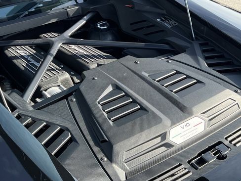 Used 2020 Lamborghini Huracan EVO image 41