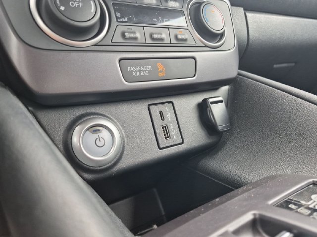 Used 2025 Nissan Leaf S FWD image 29